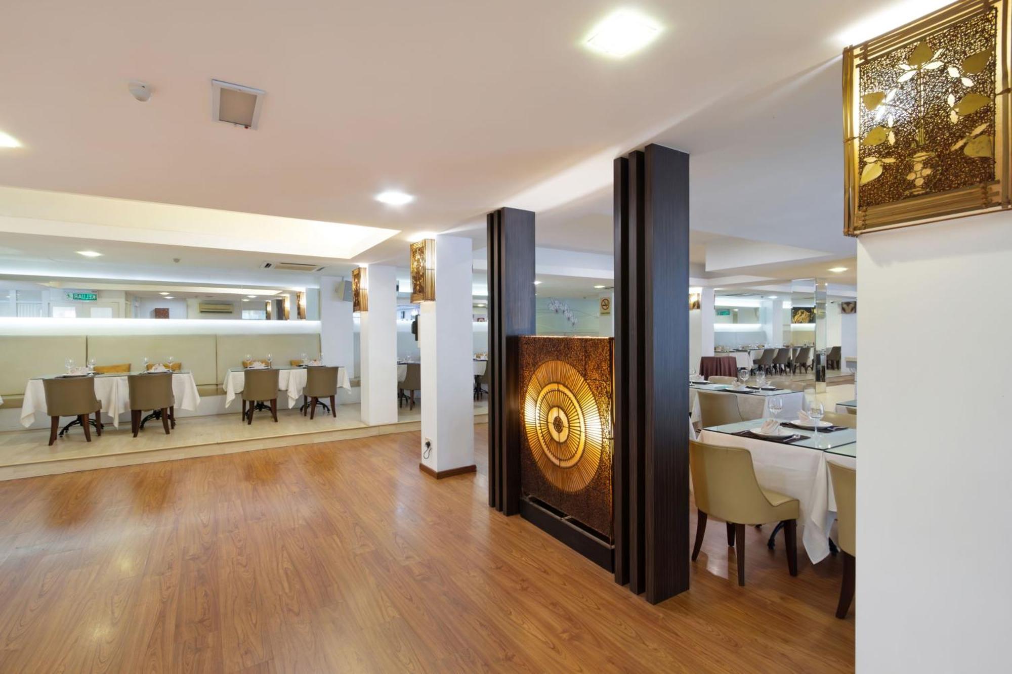 Kings Hotel Melaka Esterno foto