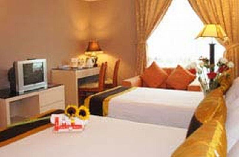 Kings Hotel Melaka Esterno foto